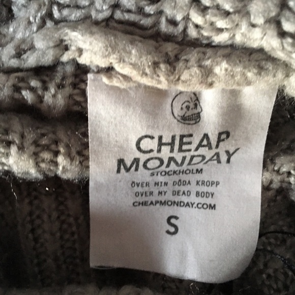 Cheap Monday Crop Gray Haze Knit Long Sleeve Sweater S 1231 - Picture 2 of 6